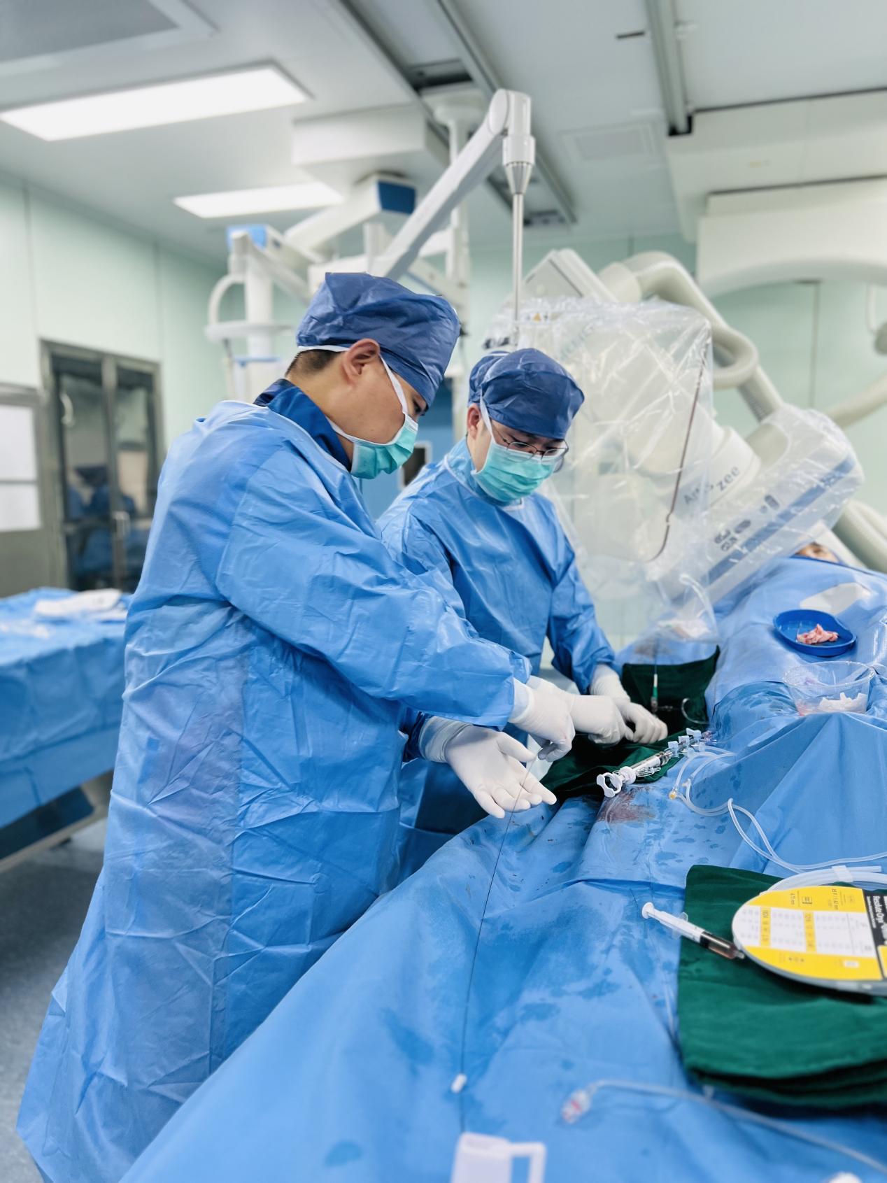 24小时生命守护，明慈胸痛中心高效救治急性心梗患者 专家提醒：冬季为心梗高发季，识别预警信号、掌握正确急救至关重要